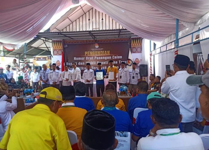 KPUD Kabupaten Tana Toraja Melakukan Pengundian Nomor Urut Kedua Pasangan Calon Kepala Daerah Tana Toraja