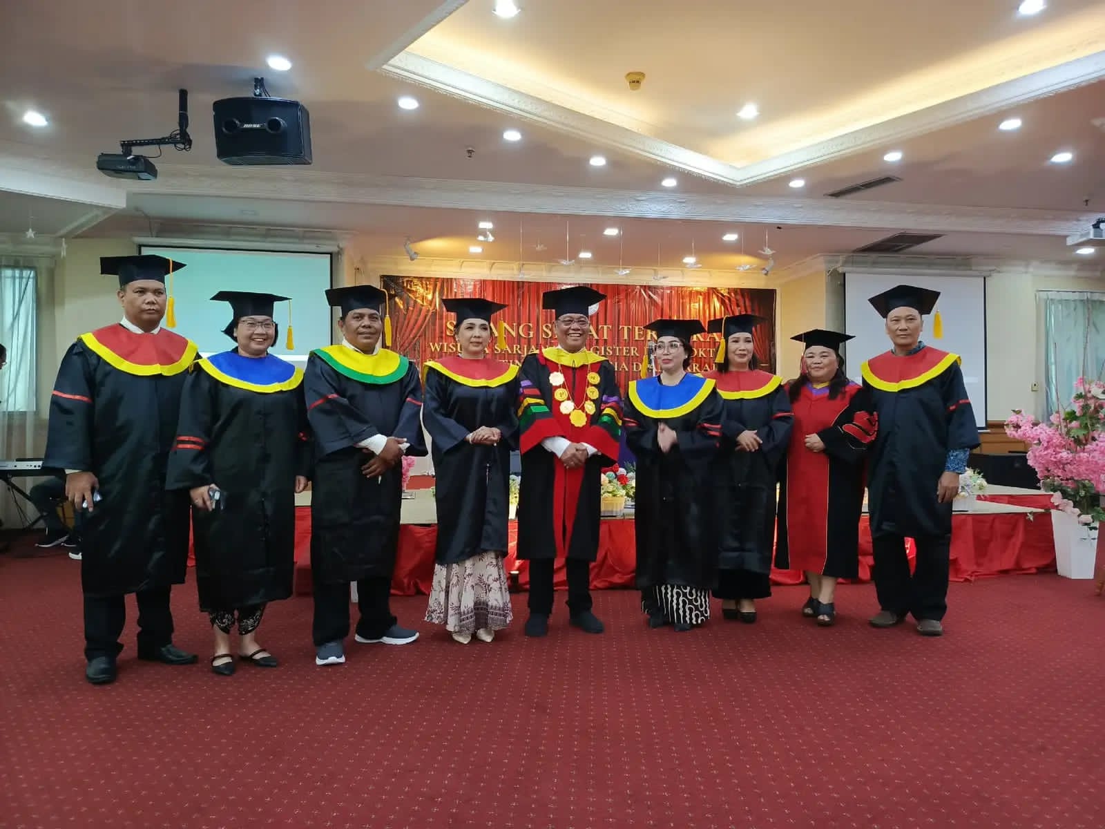 STT DIAN HARAPAN Gelar Wisuda di Gedung ITC Cempaka Mas Jakarta Pusat
