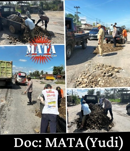 Bersama Warga dan Kepala Kampung Bulu Sari, Polsek Bumi Ratu Nuban Bersinergi Perbaiki Jalan Rusak